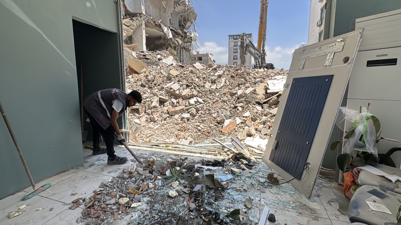 HATAY (AA) – Hatay'ın İskenderun ilçesinde, 6 Şubat 2023'teki depremlerde