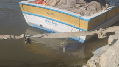 HATAY (AA) – Hatay'ın Samandağ ilçesinde denizde erkek cesedi bulundu.