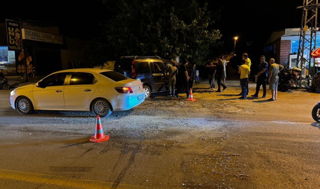 HATAY (AA) – Hatay'ın Dörtyol ilçesinde hafif ticari araç ile