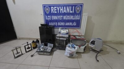 HATAY (AA) – Hatay'ın Reyhanlı ilçesinde, kaçak işletilen diş laboratuvarına