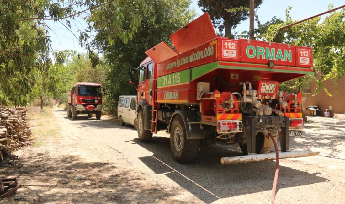HATAY (AA) – Hatay'ın Kırıkhan ilçesinde makilik alanda çıkan yangın