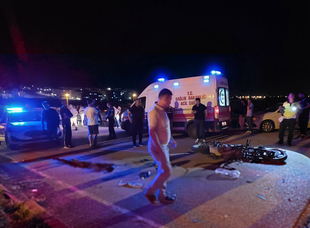HATAY (AA) – Hatay'ın Hassa ilçesinde, otomobil ile motosikletin çarpışması