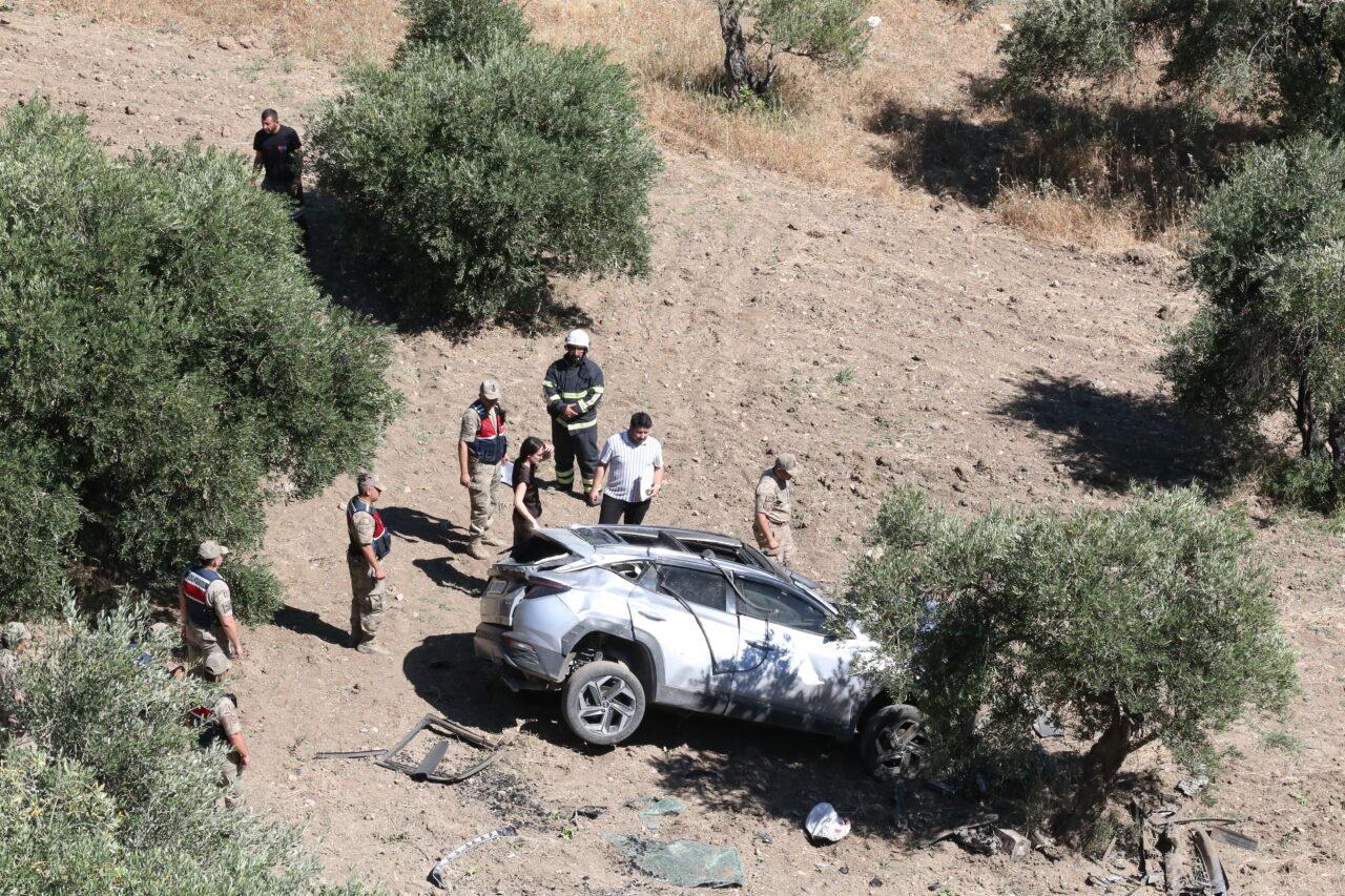 HATAY (AA) – Hatay'ın Belen ilçesinde uçuruma yuvarlanan cipin sürücüsü