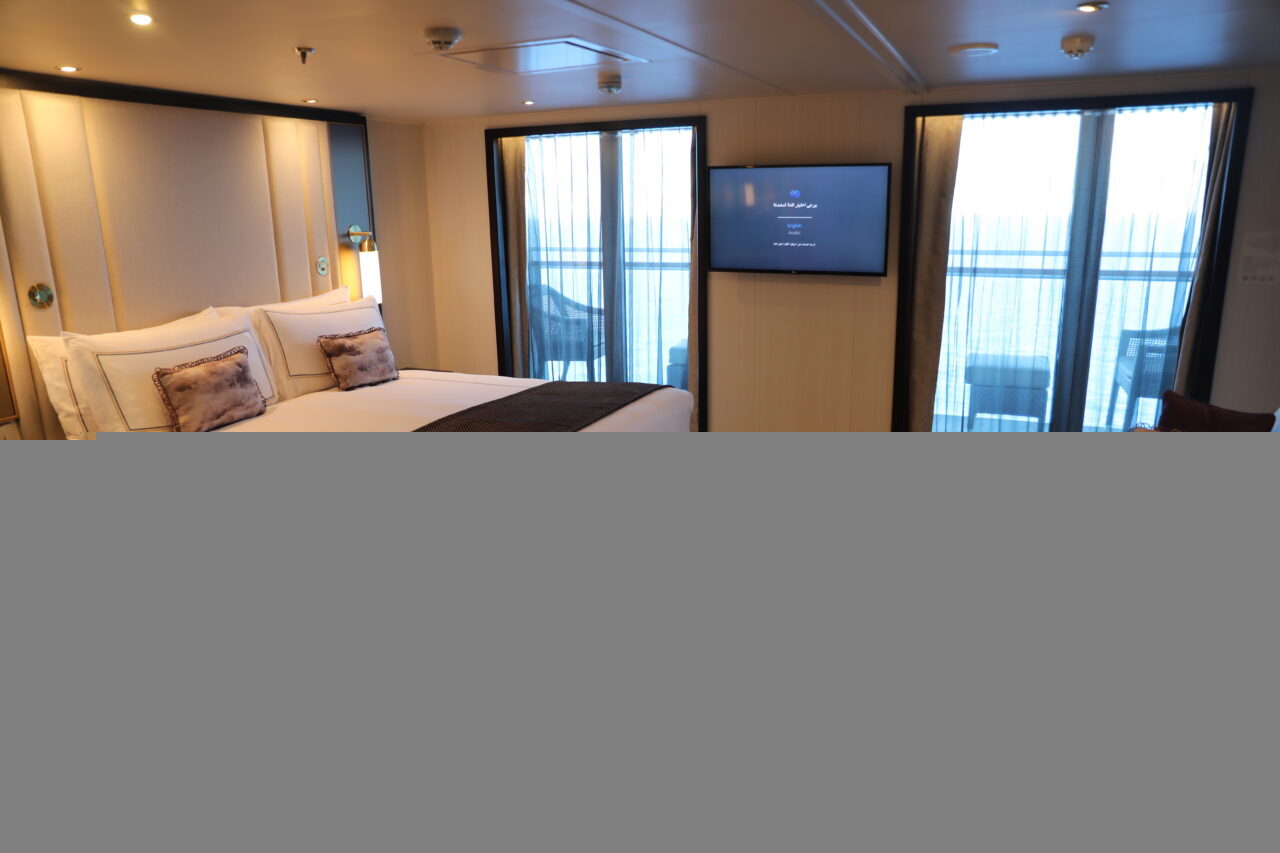 - AROYA Cruises Eğlence Operasyonları ve Ürün Geliştirme Müdürü Phil