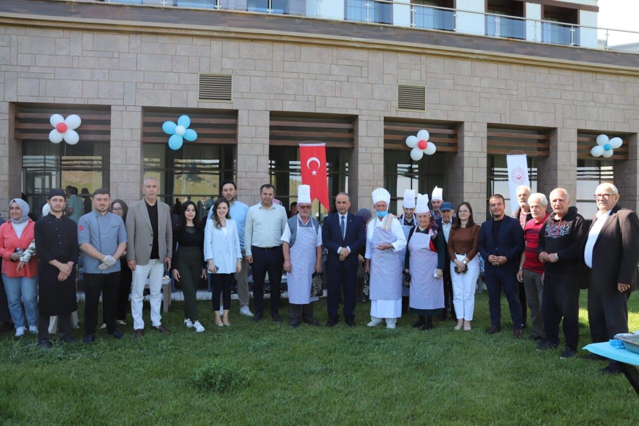 KONYA (AA) – Konya'da huzurevinde "Tecrübe Kazandı, Lezzet Taçlandı" temalı
