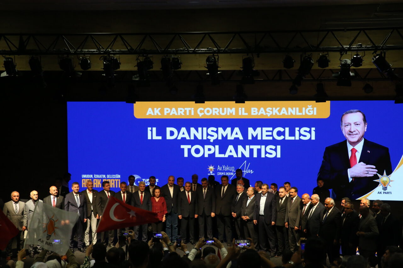 - "Nice hizmetler siyaseti halka hizmet, halka hizmeti ise Hakk'a