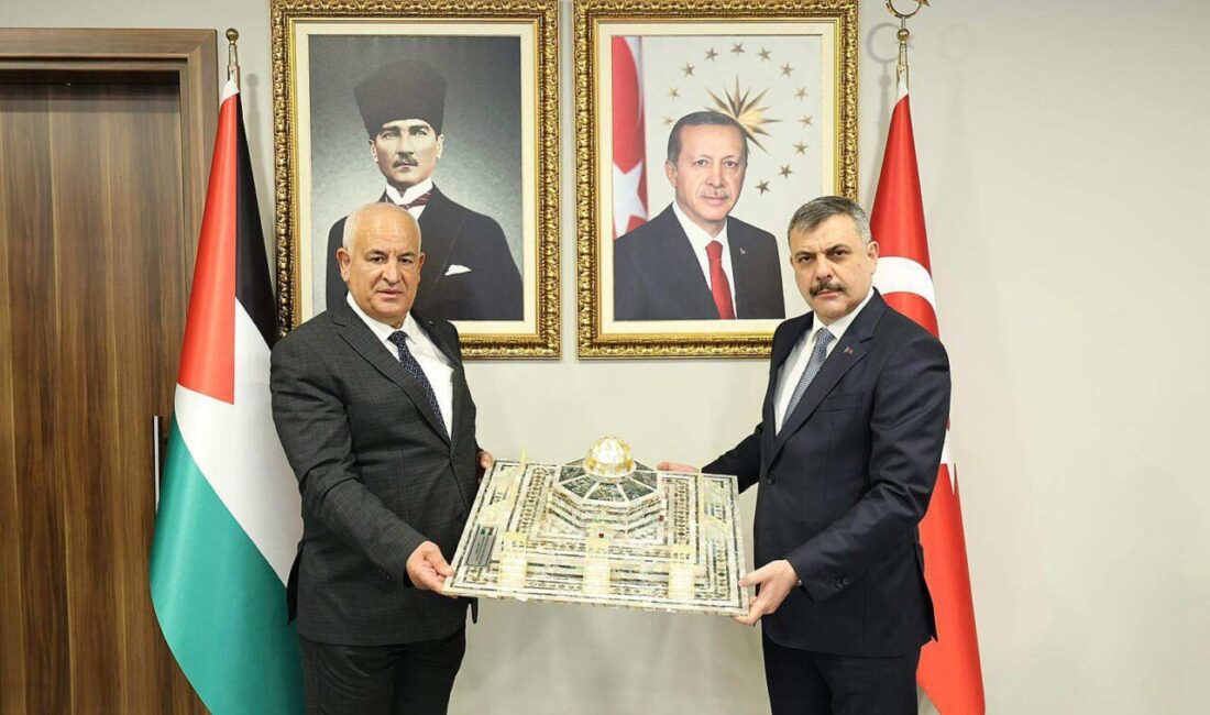 - "Devletimiz ve milletimiz, Filistin meselesine yüksek bir hassasiyetle yaklaşmaktadır.
