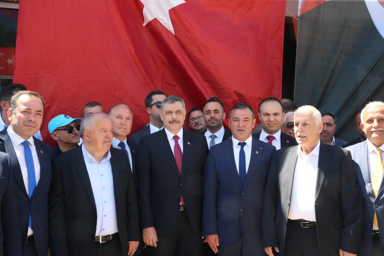 - "Elimizden geldiği kadar milletimize hizmet edeceğiz, milletimizin hayır duasını