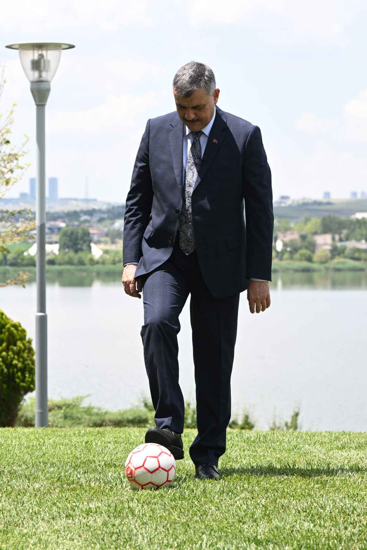 - Bakan Mustafa Çiftçi, 2026 FIFA Dünya Kupası'nda mücadele eden