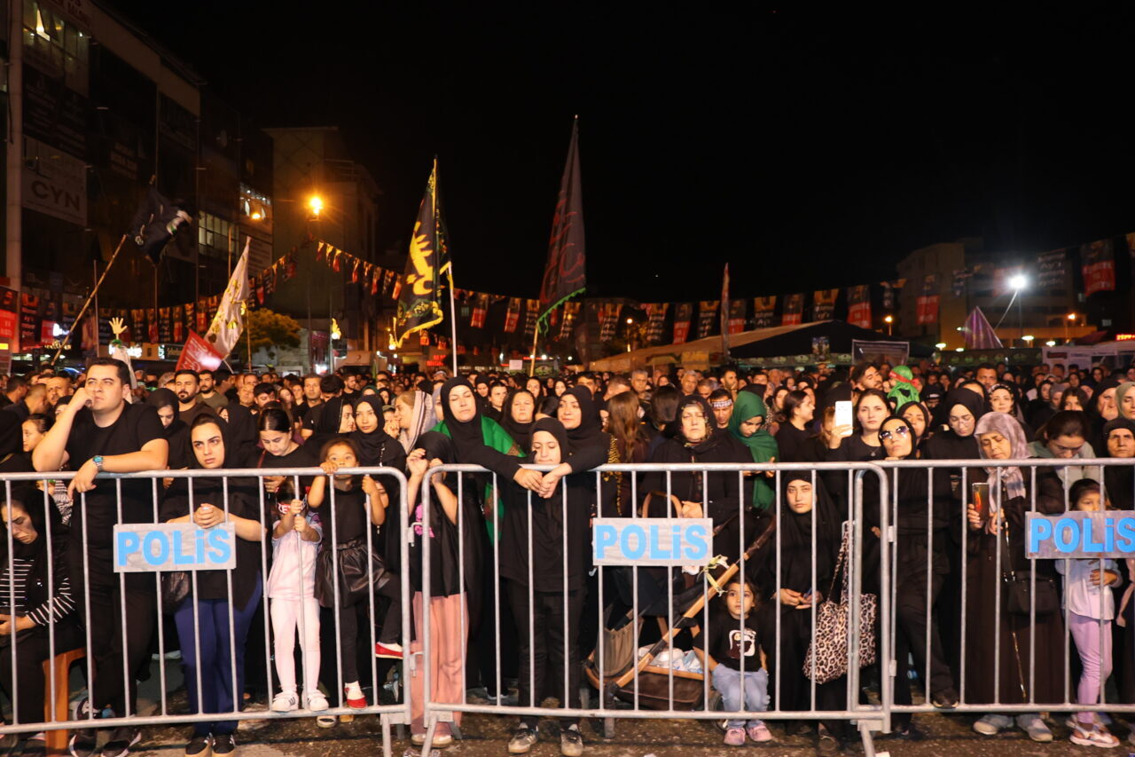 IĞDIR (AA) – Iğdır'da muharrem ayının 9. gecesi olarak anılan