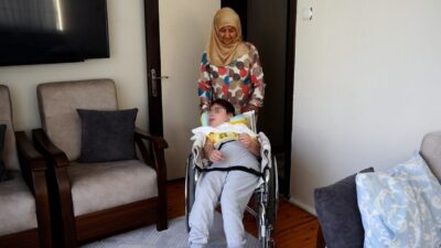 - Koruyucu anne Süheyla Uludağ:
- "Ben iki çocuğumu da kaybettim.