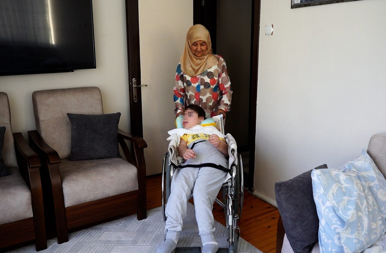 - Koruyucu anne Süheyla Uludağ:
- "Ben iki çocuğumu da kaybettim.