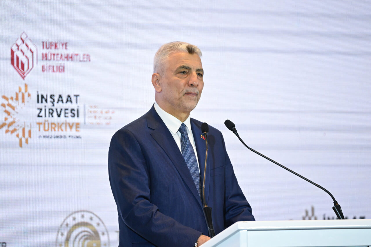 - Birleşik Krallık Ticaretten Sorumlu Devlet Bakanı Chris Bryant:
- "Serbest