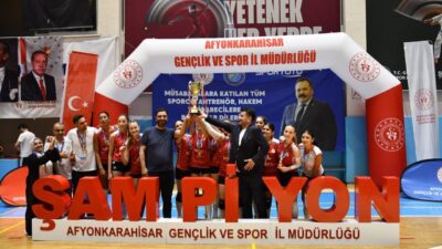 AFYONKARAHİSAR (AA) – İşitme Engelliler Türkiye Voleybol Şampiyonası, Afyonkarahisar'da gerçekleştirildi.