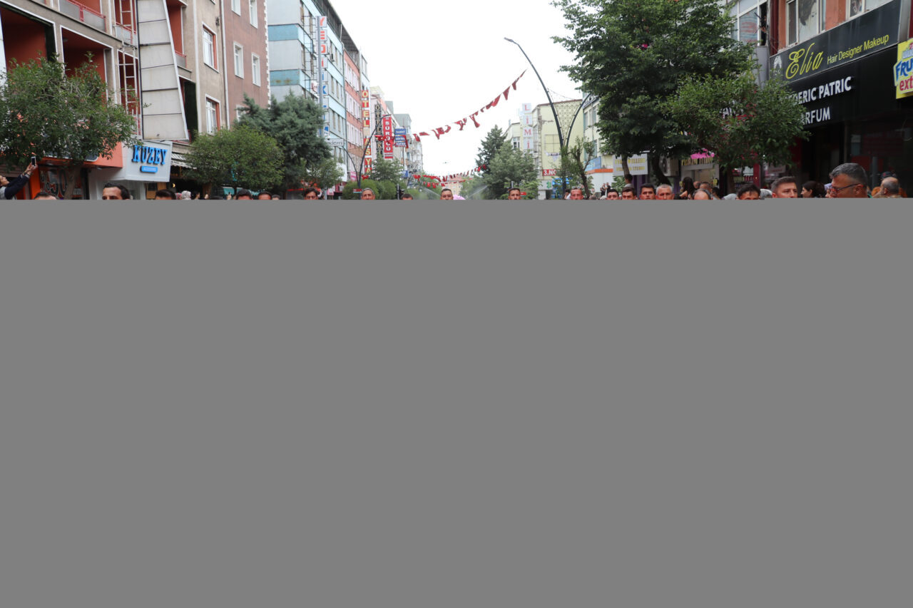 ISPARTA (AA) – Isparta'da düzenlenen 2026 Uluslararası Gül Festivali başladı.
