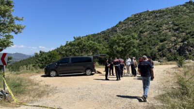 ISPARTA (AA) – Isparta'nın Eğirdir ilçesinde park halindeki hafif ticari