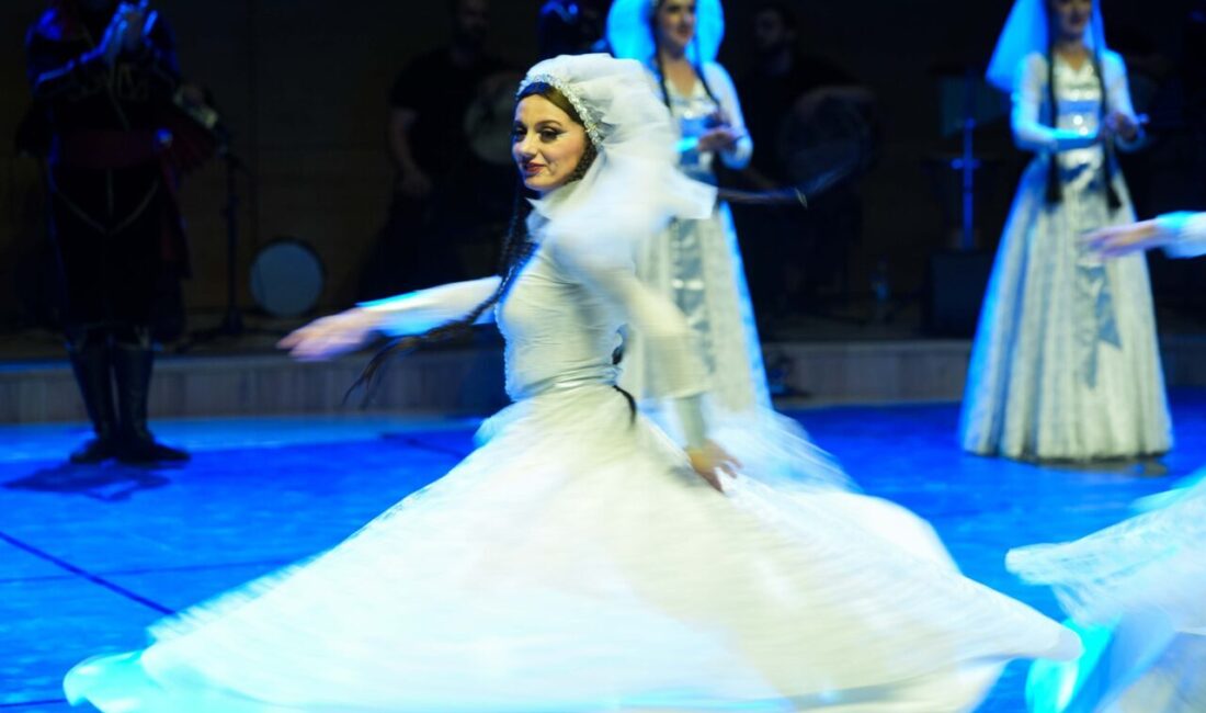 ANKARA (AA) – İstanbul Kafkas Dans Topluluğu "Kafkas Kartalları", Başkentte