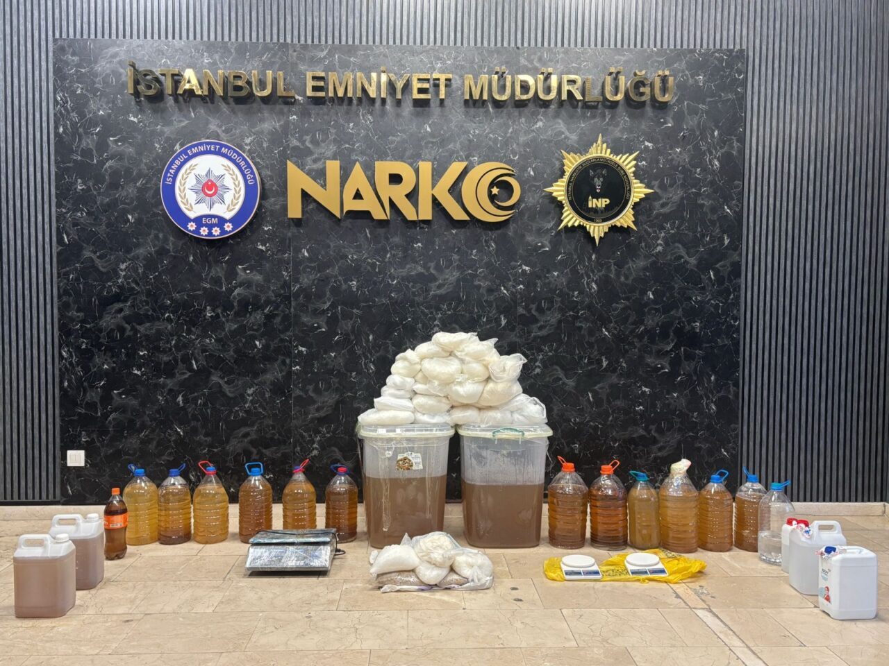 İSTANBUL (AA) – İstanbul'da düzenlenen operasyonda 187 kilo 250 gram
