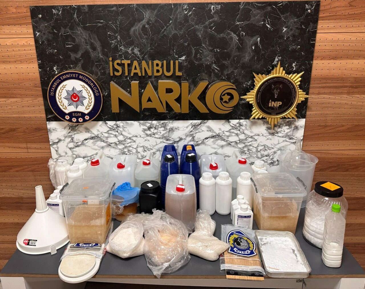 İSTANBUL (AA) – İstanbul'da polisin düzenlediği operasyonda 30 kilogram uyuşturucu