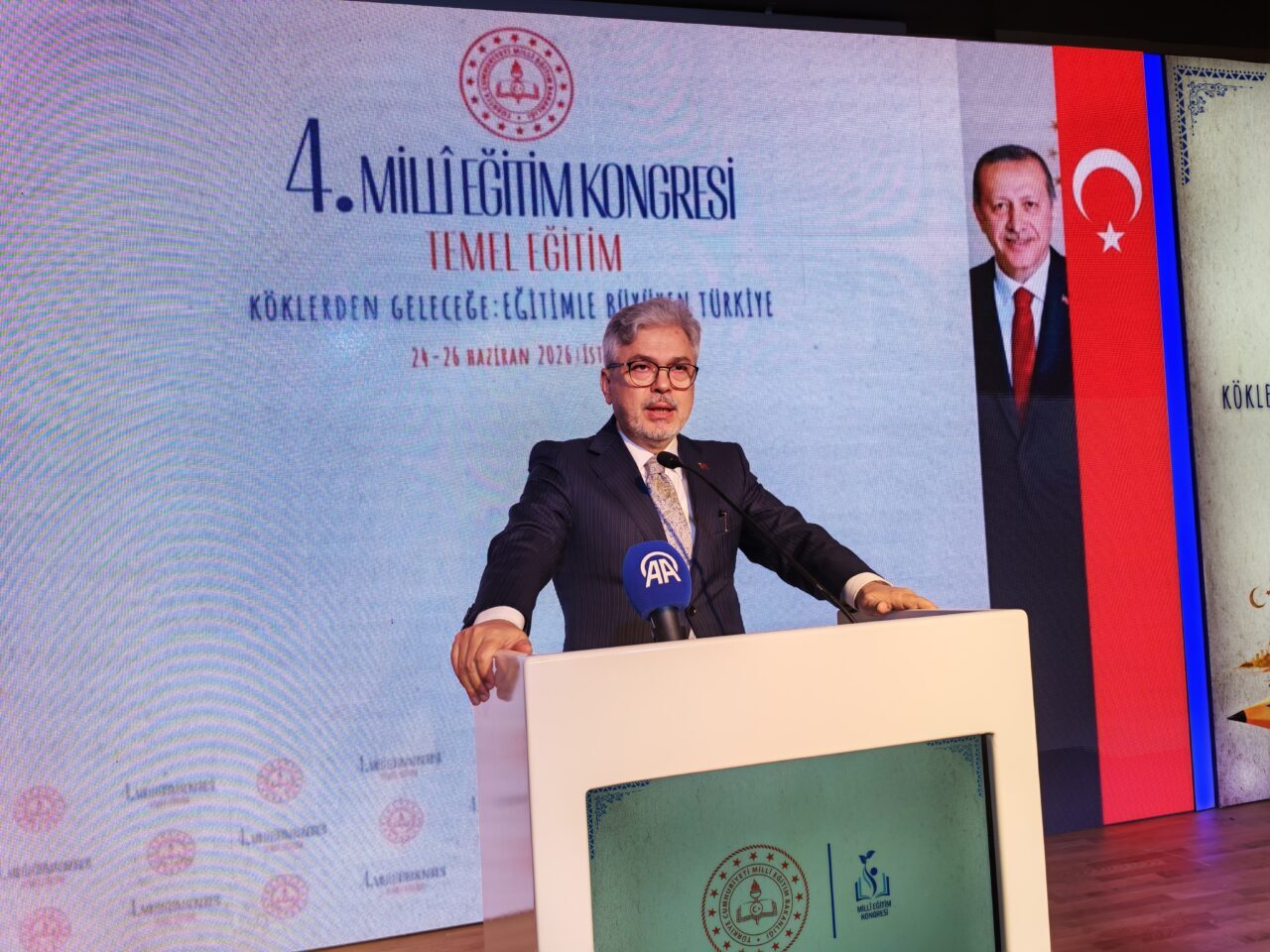 - Milli Eğitim Bakan Yardımcısı Ömer Faruk Yelkenci:
- "Kongreleri yapma