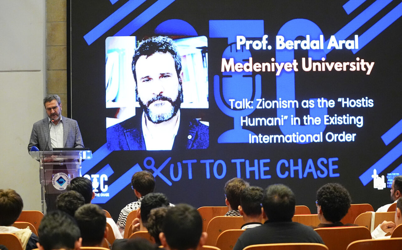 - İstanbul Medeniyet Üniversitesi Uluslararası İlişkiler Bölümü Öğretim Üyesi Prof.
