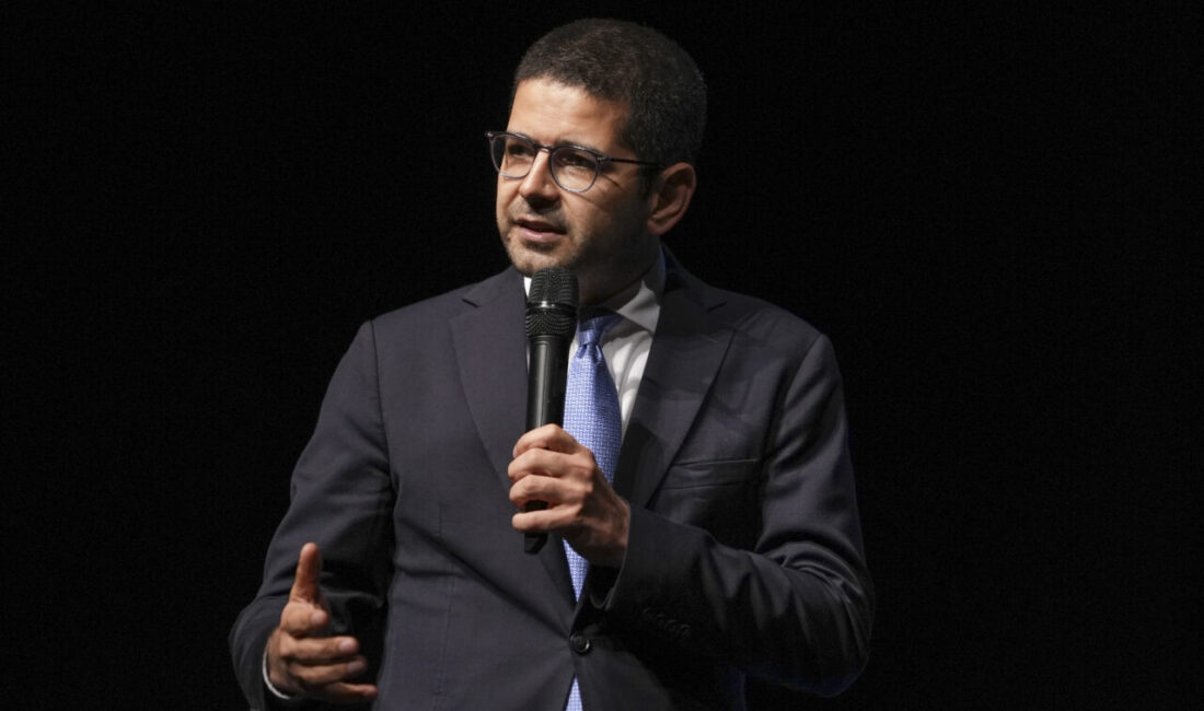 - İlim Yayma Vakfı Mütevelli Heyeti Başkanı Bilal Erdoğan:
- "Bulunduğunuz