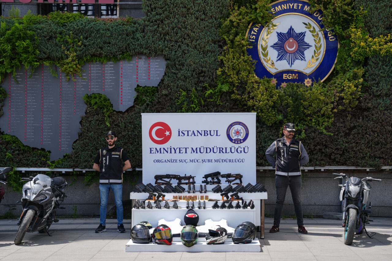 - Polisin ele geçirdiği, Otokoç Genel Müdürlüğü binasına yönelik saldırıda