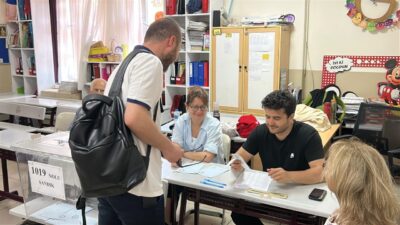 İSTANBUL (AA) – İstanbul'un 7 ilçesindeki bazı mahallelerde vatandaşlar ara
