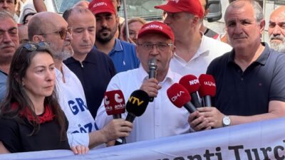 - Tez-Koop-İş Sendikası İstanbul 5 No'lu Şube Başkanı Selahattin Karakurt:
-