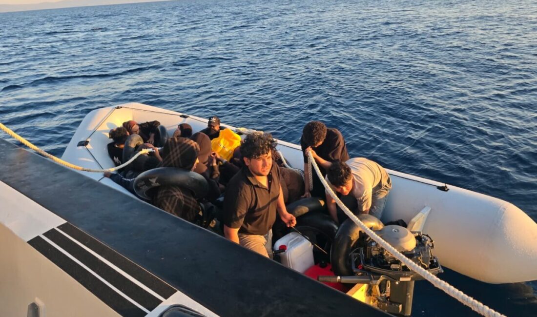 İZMİR (AA) – İzmir'in Seferihisar ilçesi açıklarında 20 düzensiz göçmen
