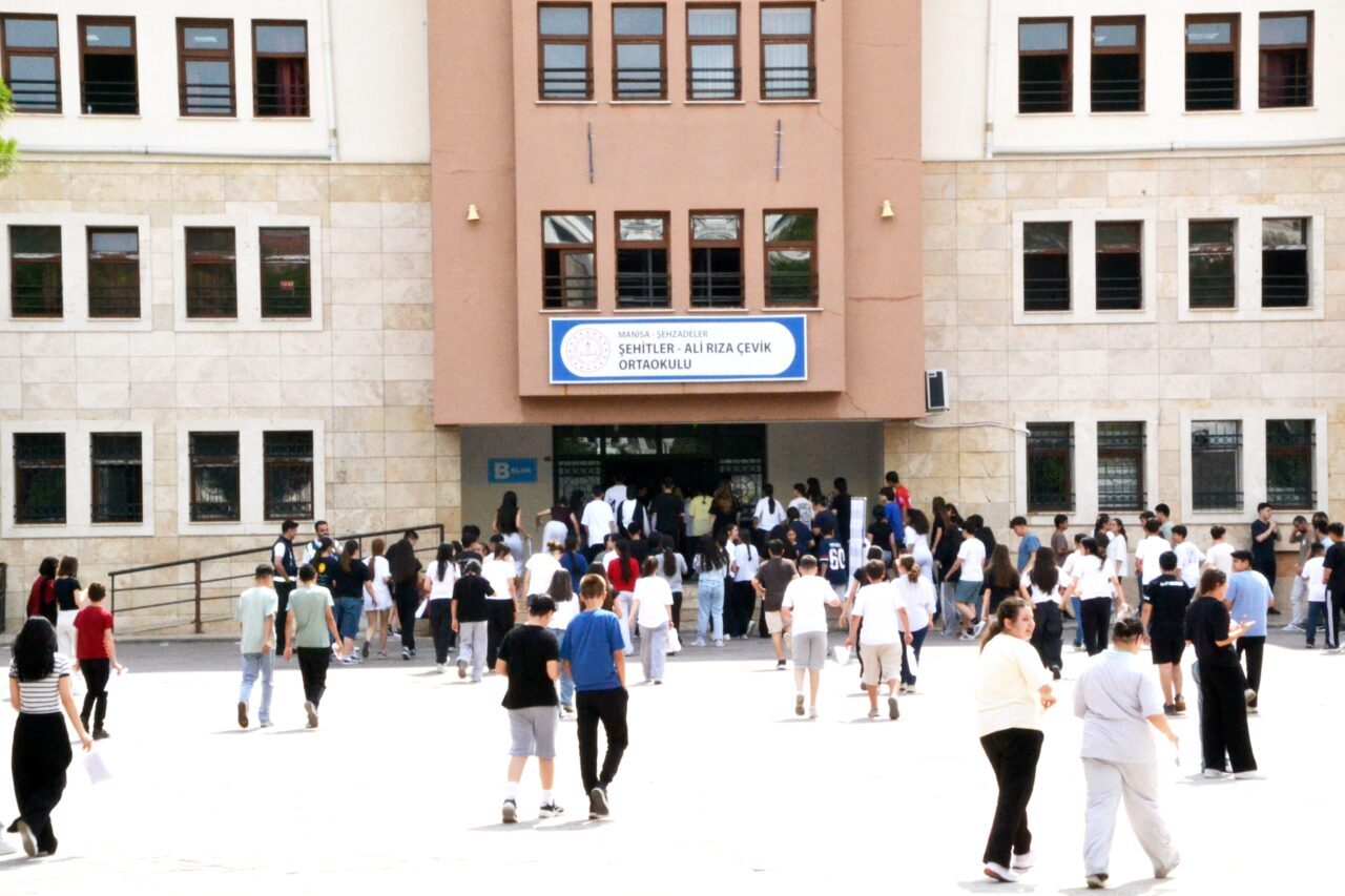 İZMİR (AA) – İzmir, Manisa ve Denizli'de, Milli Eğitim Bakanlığınca