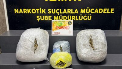 İZMİR (AA) – İzmir'in Balçova ilçesinde bir araçta 15 kilogram