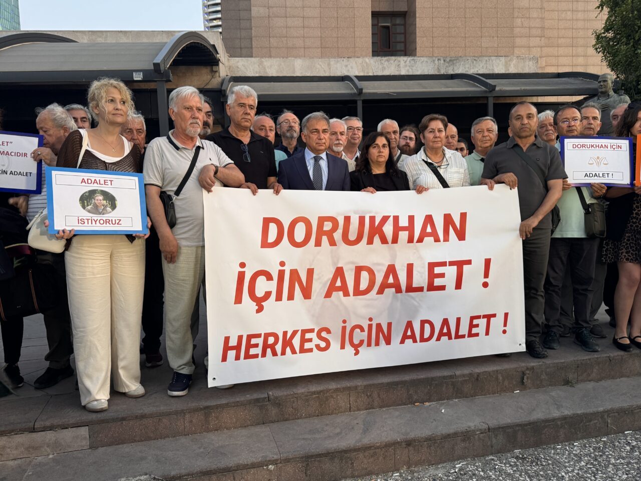 İZMİR (AA) – İzmir'de 8 yıl önce 26 yaşındaki Dorukhan