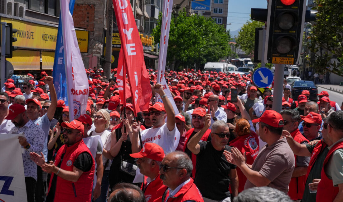 İZMİR (AA) – İzmir Büyükşehir Belediyesi bünyesinde çalışan Belediye-İş Sendikası