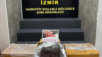 İZMİR (AA) – İzmir'in Buca ilçesinde düzenlenen uyuşturucu operasyonunda 300