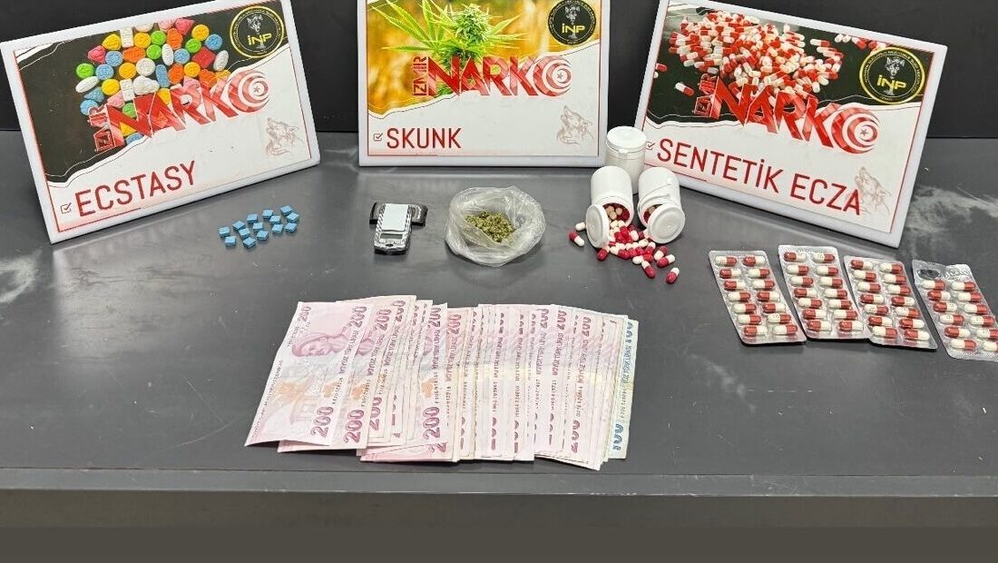 İZMİR (AA) – İzmir'de düzenlenen uyuşturucu operasyonunda yakalanan 33 zanlıdan