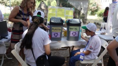 İZMİR (AA) – İzmir'de öğrencilerin özgün bilimsel tasarımları, TÜBİTAK 4006-C
