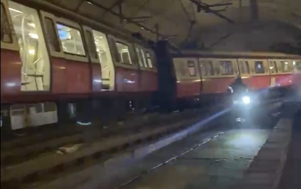 İSTANBUL (AA) – M4 Kadıköy-Sabiha Gökçen Havalimanı Hattı'nda sefer yapan