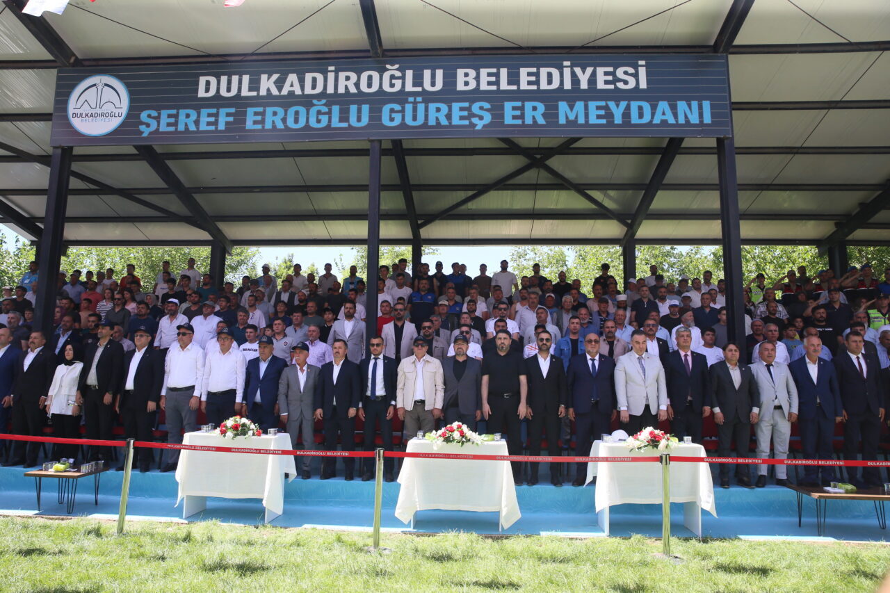 - Festivalde, Karakucak kategorisinin başpehlivanı Emin Demir, şalvar güreşlerinin başpehlivanı