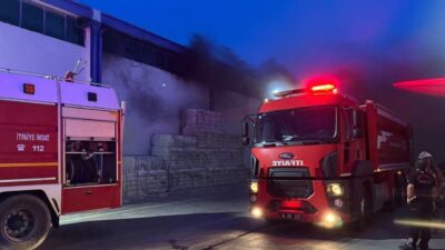KAHRAMANMARAŞ (AA) – Kahramanmaraş'ta bir tekstil fabrikasında çıkan yangına itfaiye