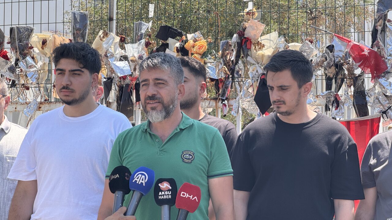 - Saldırıda yaşamını yitiren öğretmen Ayla Kara'nın oğlu Furkan Kara:
-