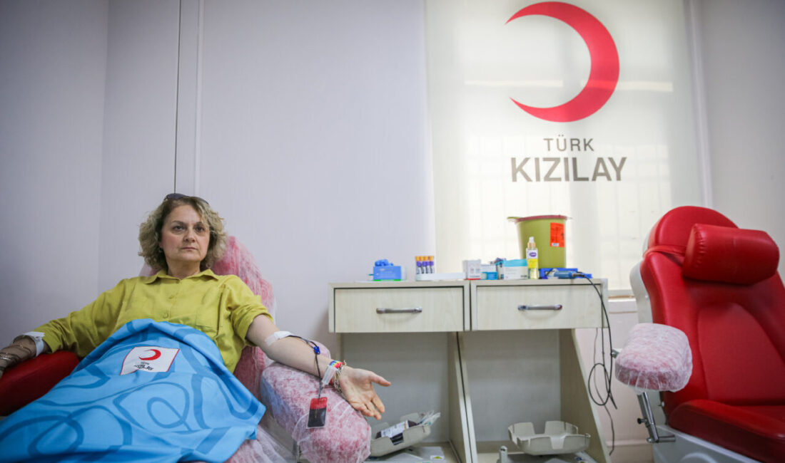 - Adana'da kan arayanlara destek olmak için düzenli bağış yapan