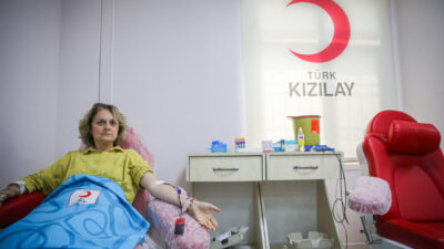- Adana'da kan arayanlara destek olmak için düzenli bağış yapan