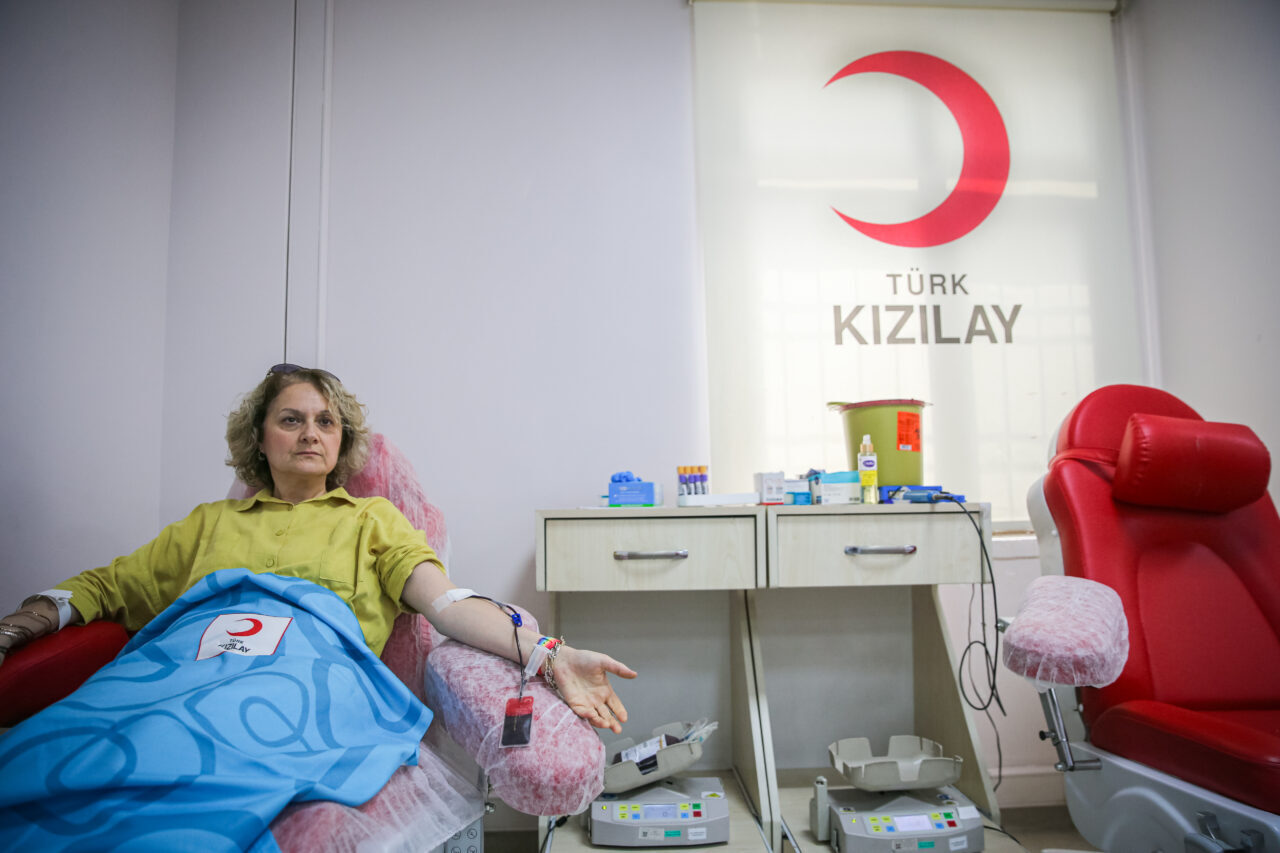 - Adana'da kan arayanlara destek olmak için düzenli bağış yapan
