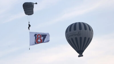 NEVŞEHİR (AA) – Jandarma Komando Özel Asayiş Komutanlığı (JÖAK) paraşüt