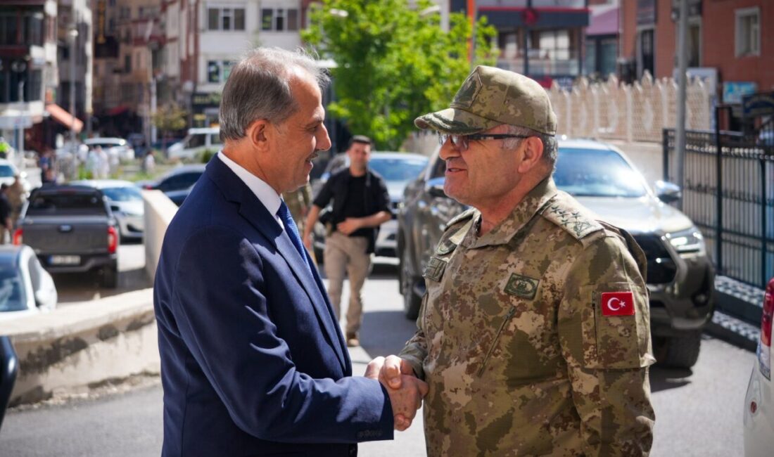 HAKKARİ (AA) – Kara Kuvvetleri Komutanı Orgeneral Metin Tokel, Hakkari