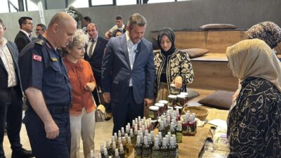 KARABÜK (AA) – Karabük'te etkinlikte buluşan kadın kooperatifleri, el emeği