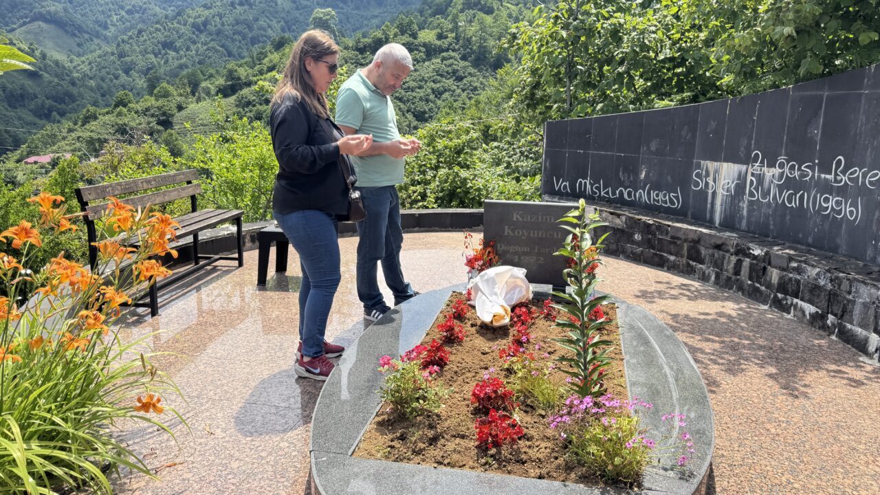 ARTVİN (AA) – Karadeniz müziğinin özgün isimlerinden sanatçı Kazım Koyuncu,