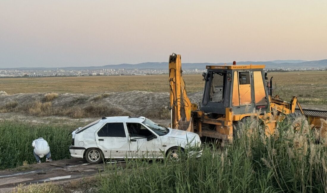 KARAMAN (AA) – Karaman'da dereye devrilen otomobildeki aynı aileden 3