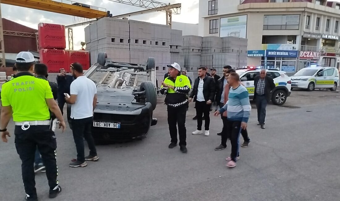 KARS (AA) – Kars'ta iki hafif ticari aracın çarpışması sonucu